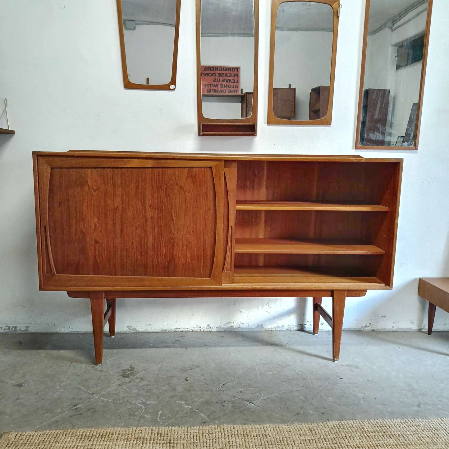 Credenza Arne Vodder design danese vintage anni 50 [84vnt] misure L.180 P.40 H.110