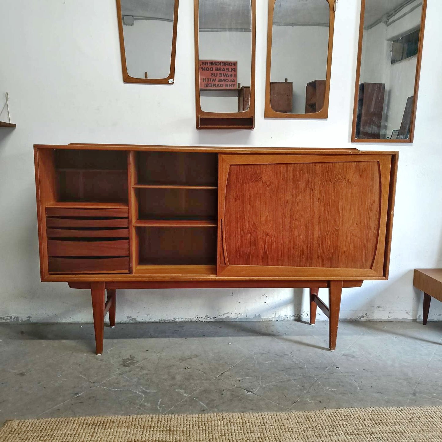 Credenza Arne Vodder design danese vintage anni 50 [84vnt] misure L.180 P.40 H.110