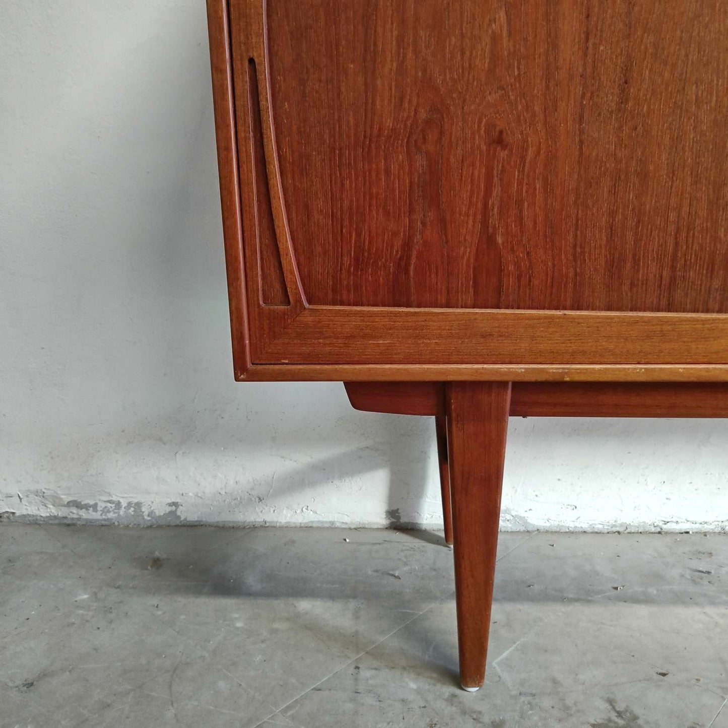 Credenza Arne Vodder design danese vintage anni 50 [84vnt] misure L.180 P.40 H.110