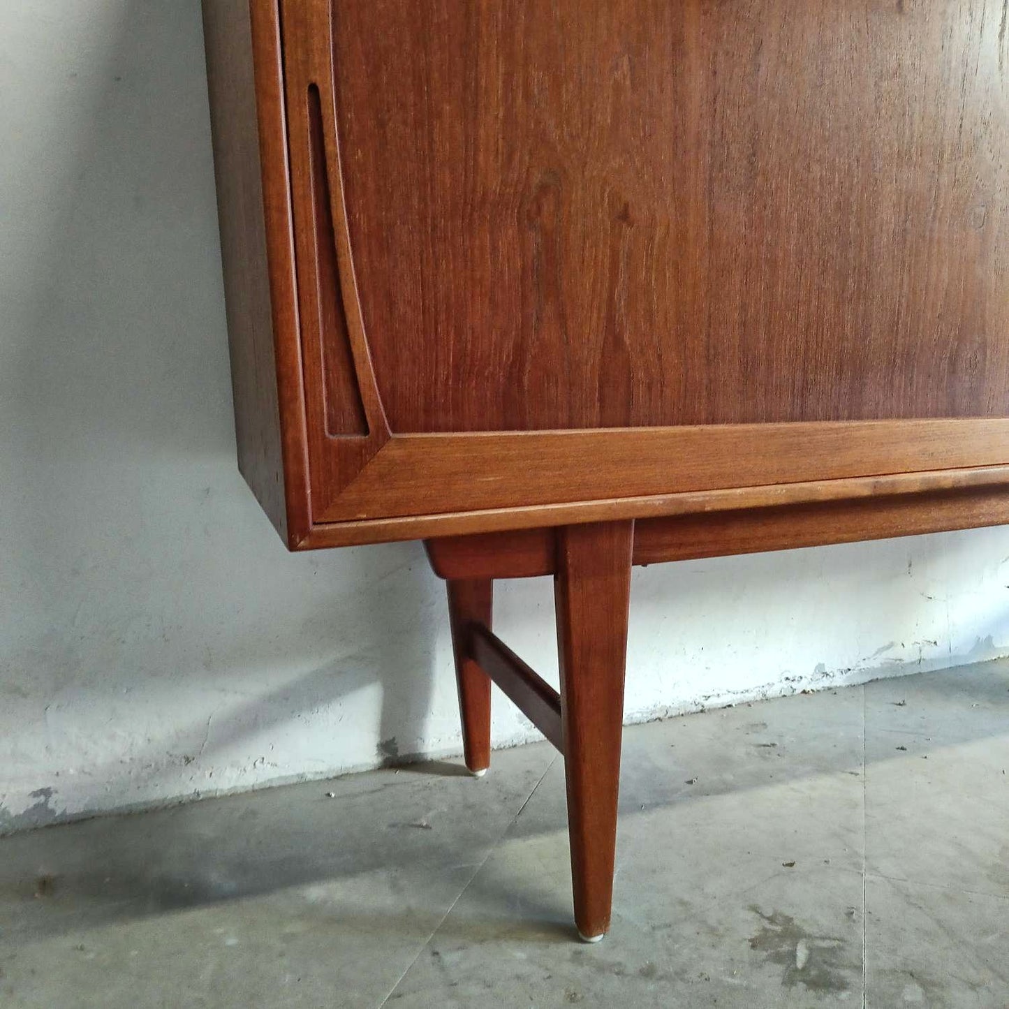 Credenza Arne Vodder design danese vintage anni 50 [84vnt] misure L.180 P.40 H.110