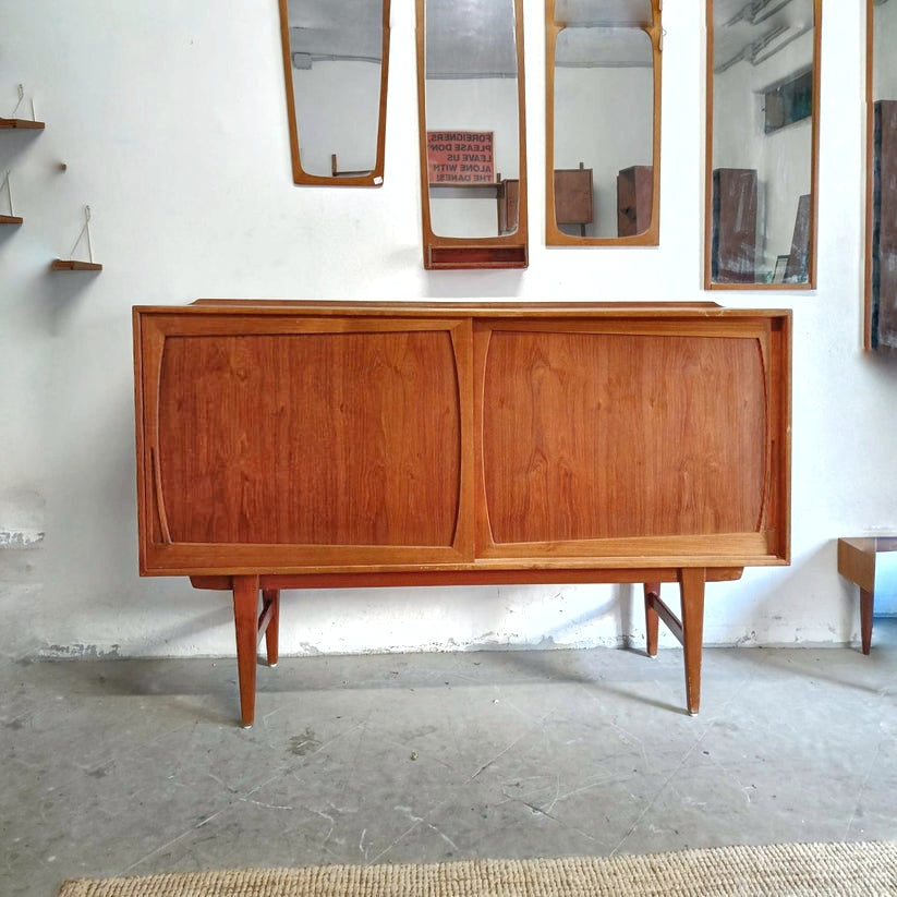 Credenza Arne Vodder design danese vintage anni 50 [84vnt] misure L.180 P.40 H.110